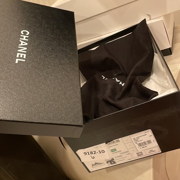 CHANEL WHITE AND BLACK SNEAKERS - Picture 8 of 8